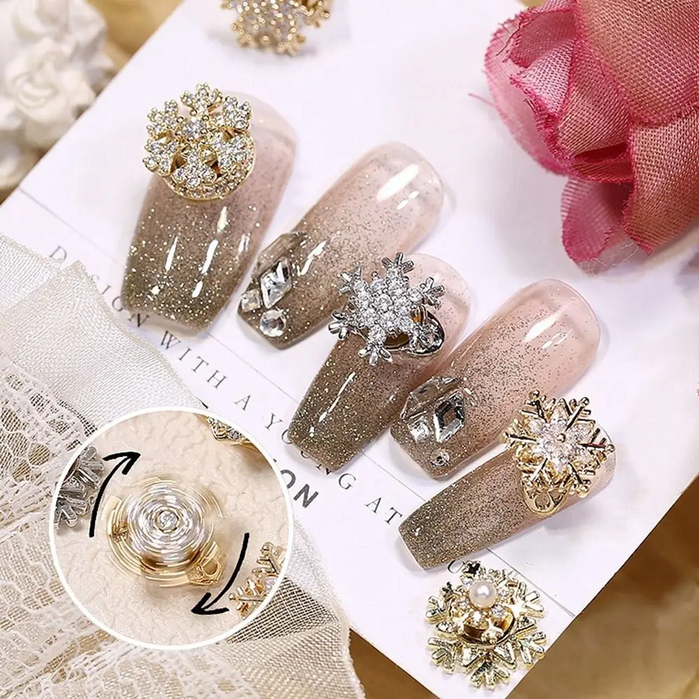 Accessori per manicure da donna Fiocchi di neve rotanti Perle Decorazioni natalizie per unghie Fiocco di neve Ciondoli per unghie con diamanti Gioielli per nail art