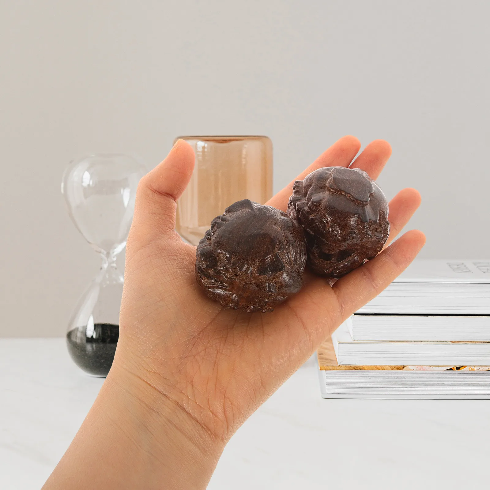 2Pcs Wooden Handball Lion Head Design Durable Smooth Massage Balls for Hand Training Fitness Equipment Portable Home Decor