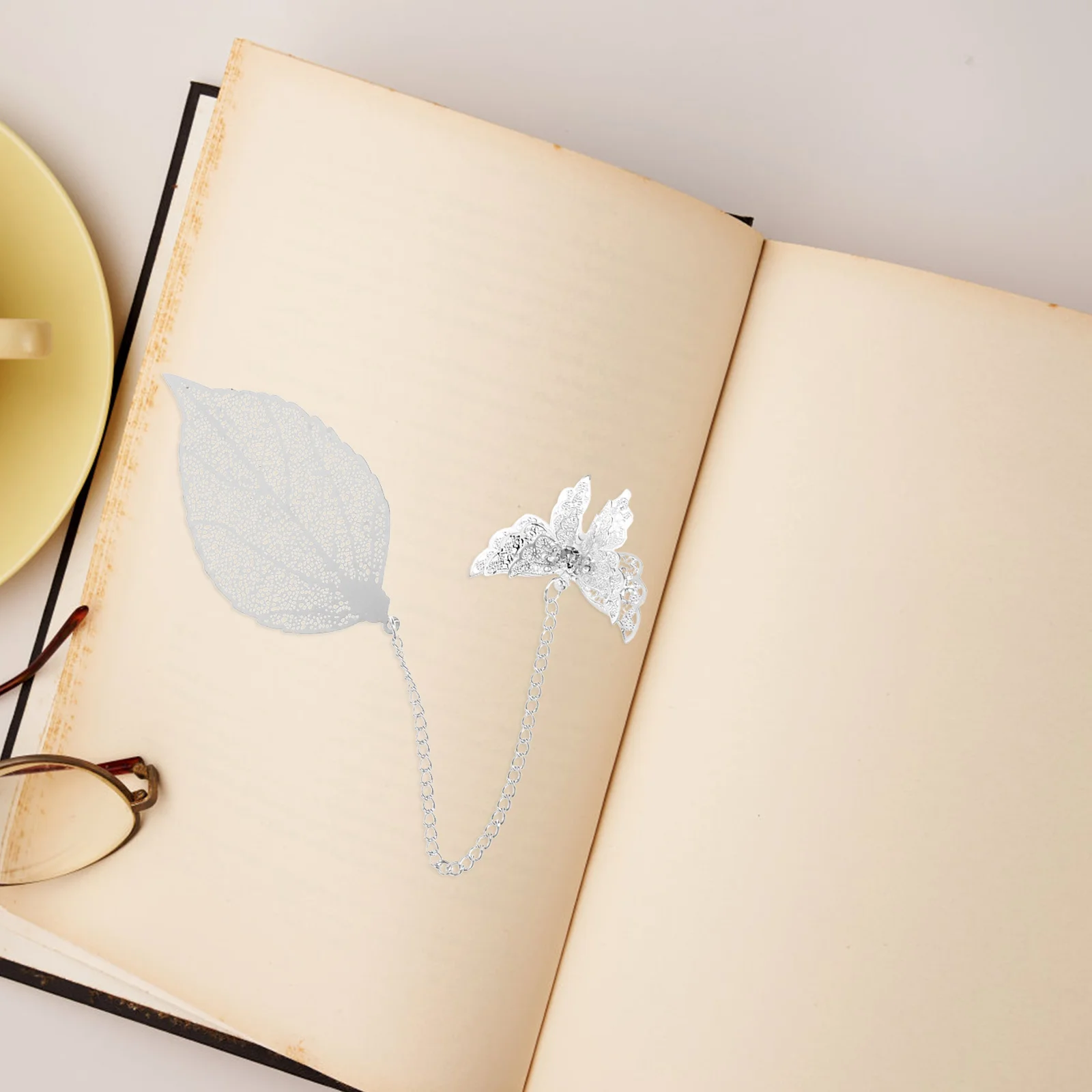 

Creative Metal Bookmarks Chinese Style Leaf Design For Gifts Friends Family Office Vintage Style Bookmark Souvenir Tags