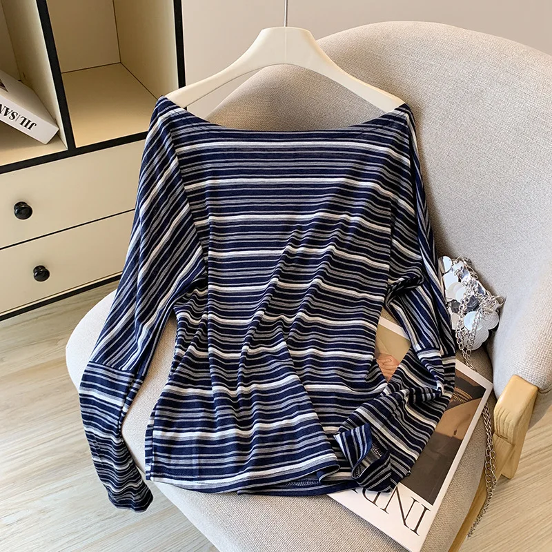 2026 New Popular Temperament Elegant Simple Fashion Generous Simple Striped Long-sleeved T-shirt Thin Casual Versatile Top