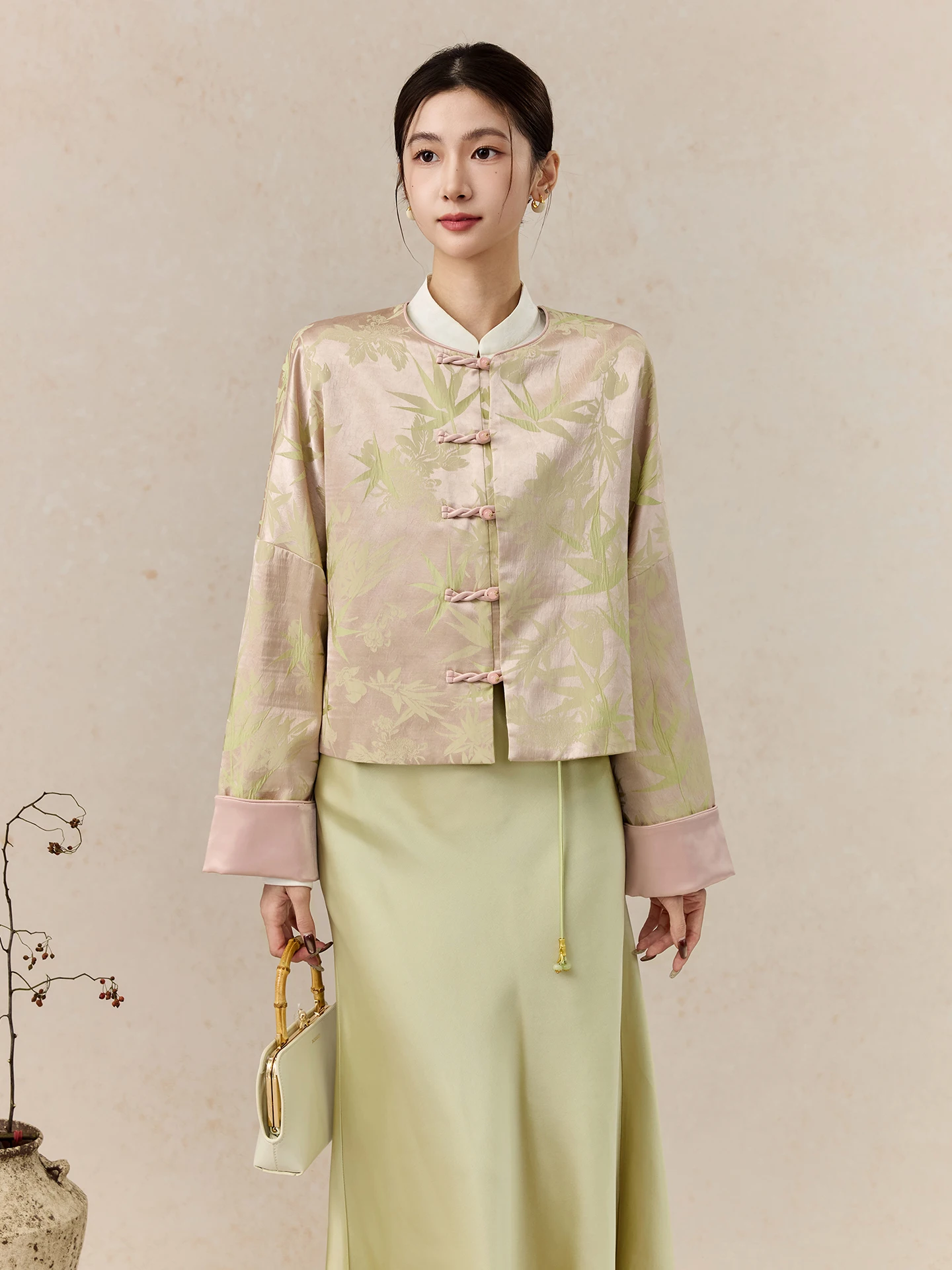 

Новая женская куртка в китайском стиле с вышивкой из переплетенных шелковых нитей, зимняя, класса люкс, в национальном стиле, на пуговицах