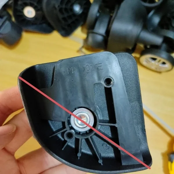 acorios-universais-para-rodas-de-mala-rodas-de-substituicao-para-malas-de-couro-e-bolsas-de-viagem