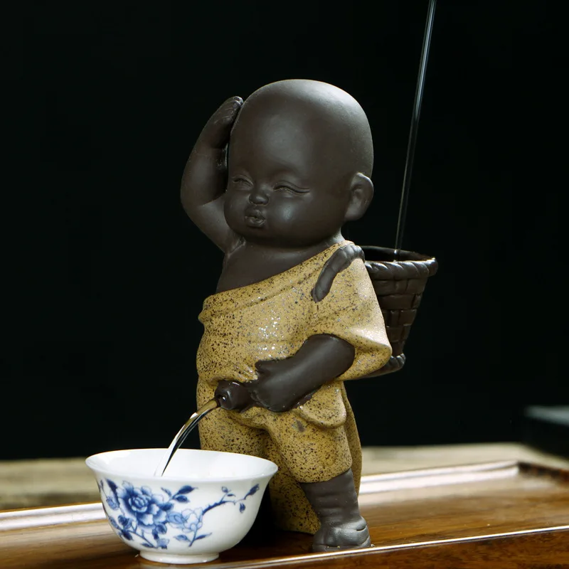 

Purple Sand Tea Pet Ornaments Little Monk Ceramic Figures Tea Play Peeing Doll Tea Set Peeing Water Spray Accessories