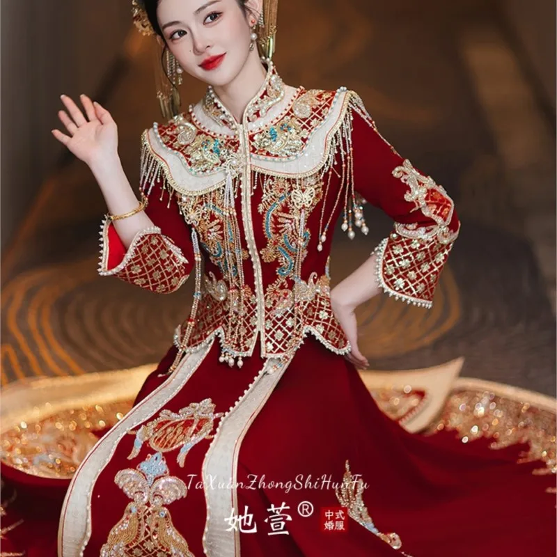 Novo vestido de noiva chinês estilo ombro de indústria pesada de veludo