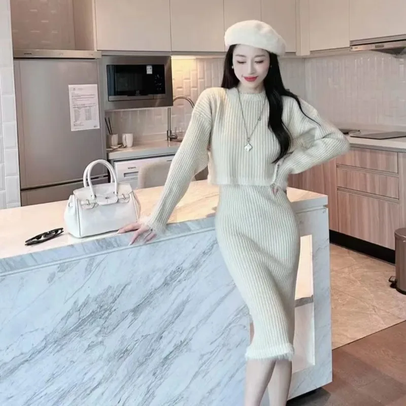 

Высококачественный модный комплект, новый осенне-зимний комплект из двух предметов, женский свитер, платье-бретелька, маленькая ароматная стильная юбка-мешок, женская юбка