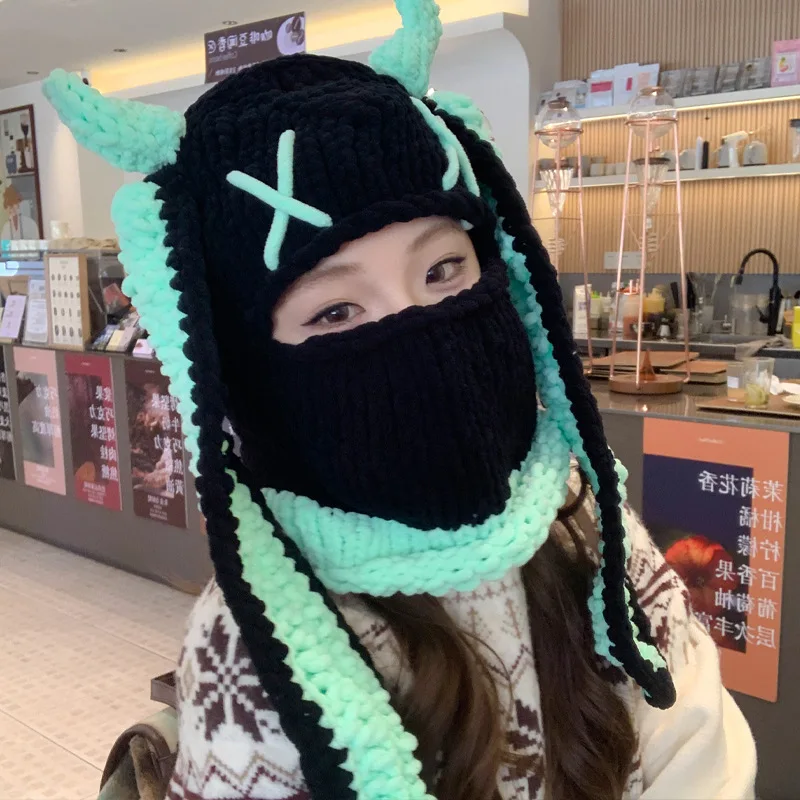 Nuevo Gorro de punto de invierno para mujer, gorro de calavera a prueba de viento que mantiene el calor, estilo dulce y fresco, pequeño diablo hecho a mano