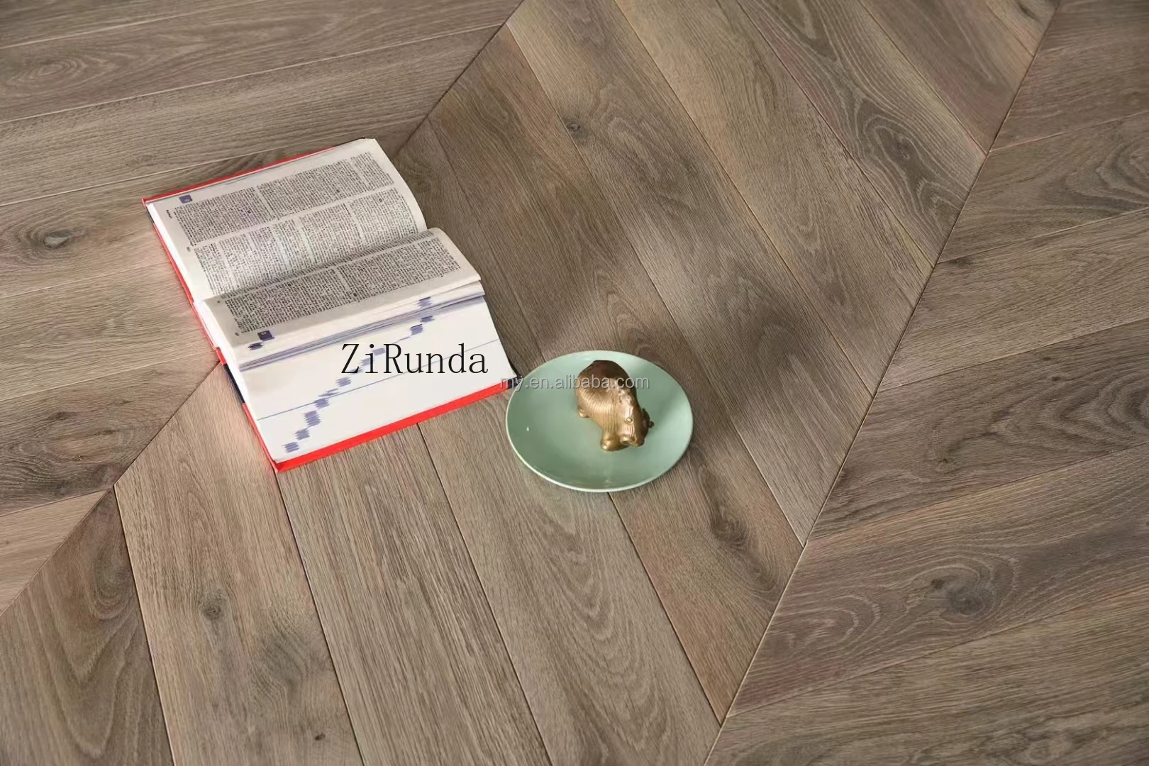 Versión personalizada l suelo de parquet en espiga de grado CD envejecido de color activo de roble europeo