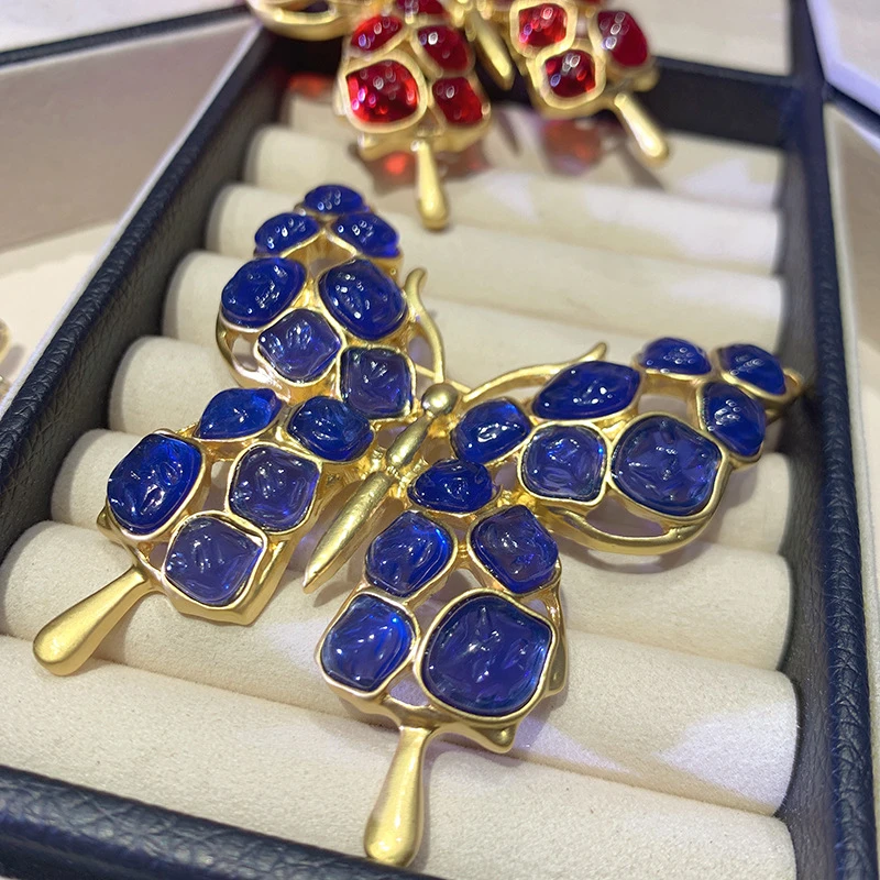 Vintage Antique Butterfly Brooches for Women Men Insect Jewelry Exquisite Niche Design Suit Coat Accessories Pins Broche Gift