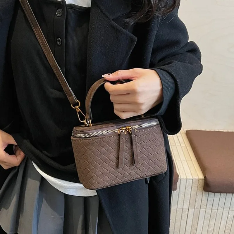 

Привлекательная богемная женская сумка через плечо, винтажная студенческая сумка с цветочным акцентом в кампусном стиле, легкая шикарная сумка