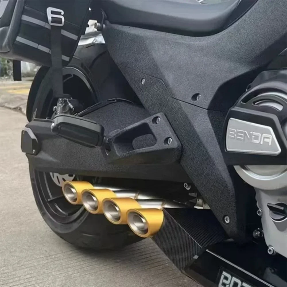 Suitable for Benda LFC700 motorcycle exhaust system front connecting rod connecting pipe motorcycle muffler pipe four exhaust pi