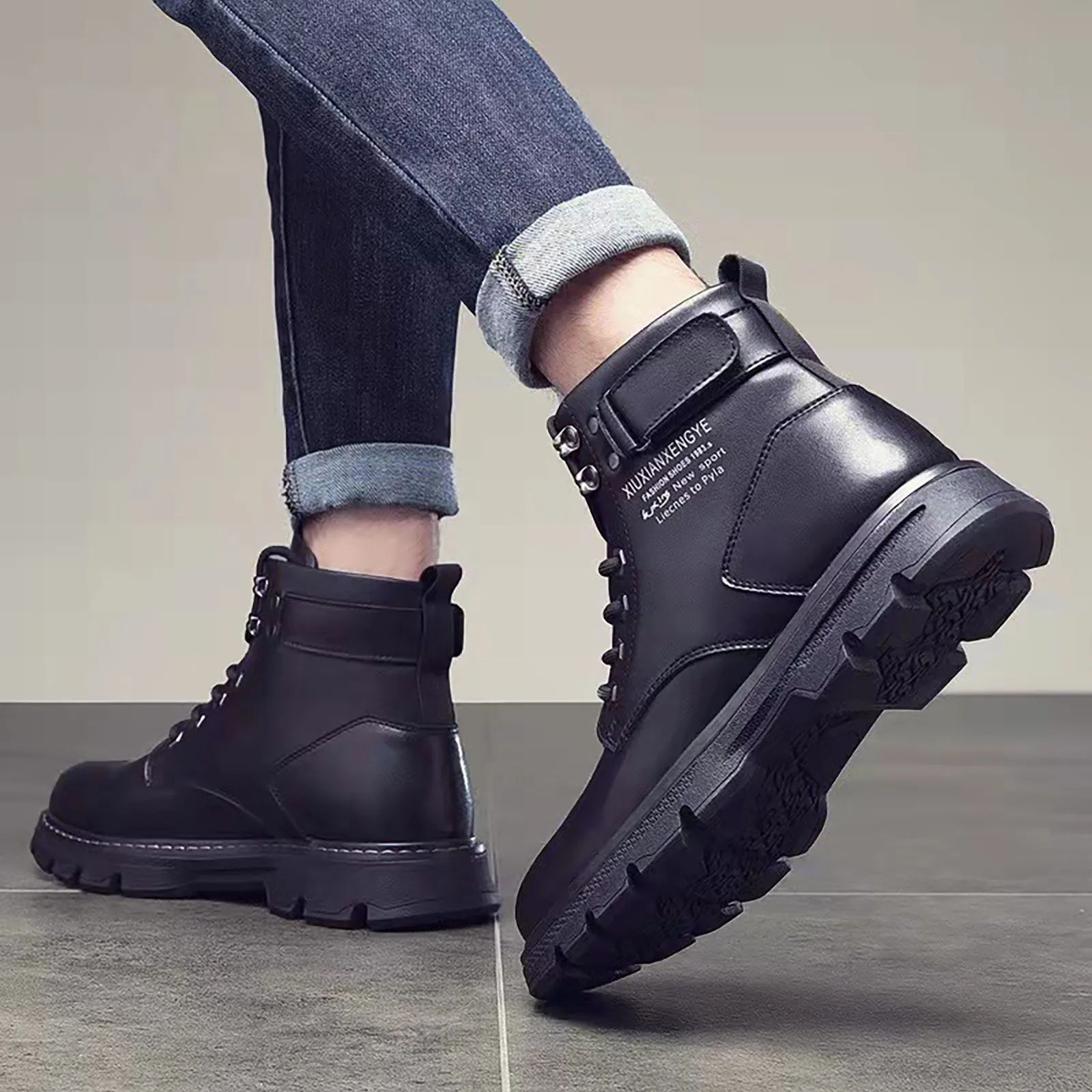 Fashion Style Men Breathable Comfortable Leisure Solid Color Sport Ankle Boots Climbing Shoes Men Boots Rain