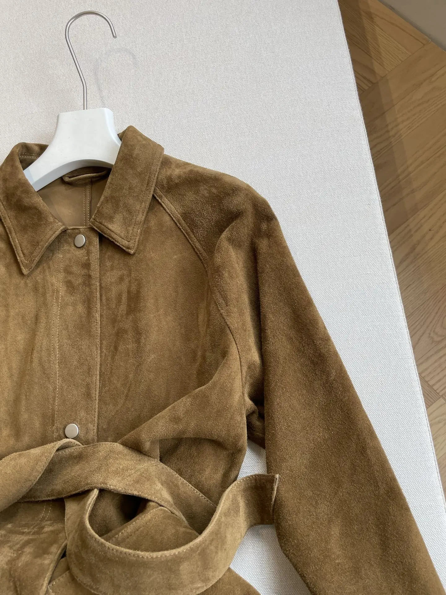 แจ็คเก็ตหนังอเนกประสงค์ ดีไซน์เรียบหรู สไตล์วินเทจ ทำจากหนังแกะแท้ ให้ความอบอุ่น เหมาะสำหรับฤดูใบไม้ร่วง/ฤดูหนาว