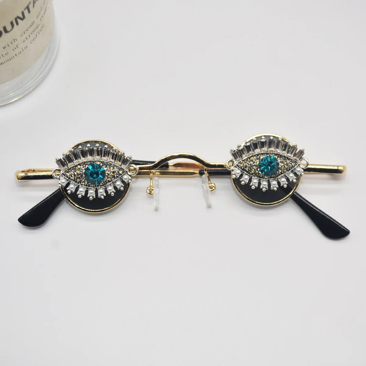 Trendy Exaggerated Personality Diamond Studded Pearl Devil's Eye Glasses Design Sense Small Round Frame Men Women Funny Eyewears