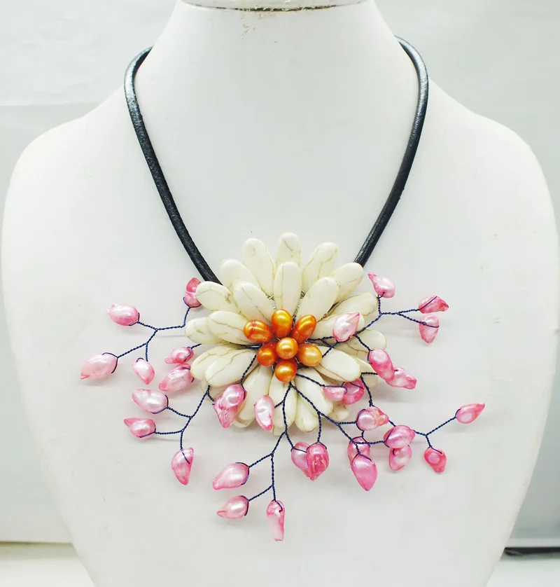 

NO-210# Goodness ! !! Shell Flower Necklace ( last necklace) 19"