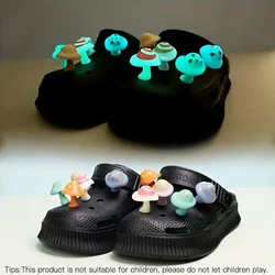 2024 Fashion Funny 5Pcs Glow In Night Mushroom Shoe Charms Diy Slippers Sandals Accessories Decoration Birthday Party Gift