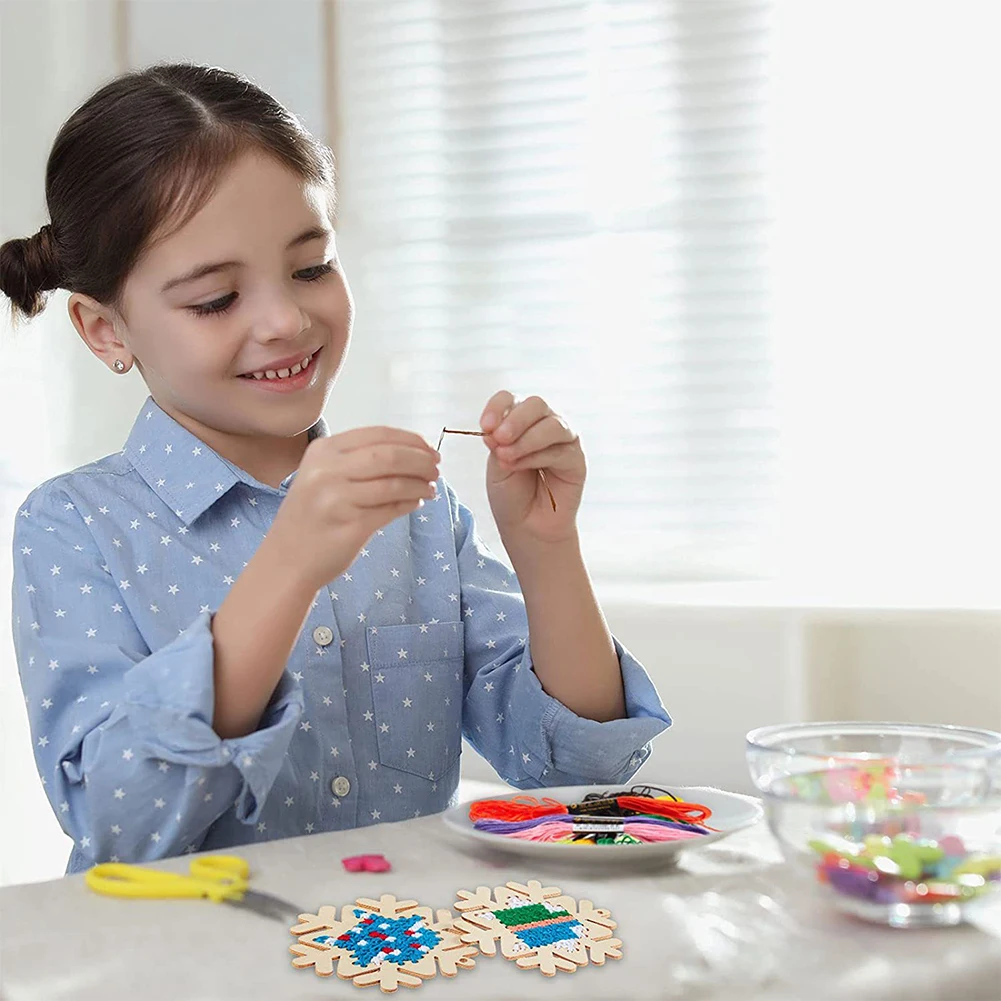 

Cross Stitch Hanging Pendant Gingerbread Man Embroidery Art Pendants Wooden Ornaments Making Kit for Home Xmas Tree Decor