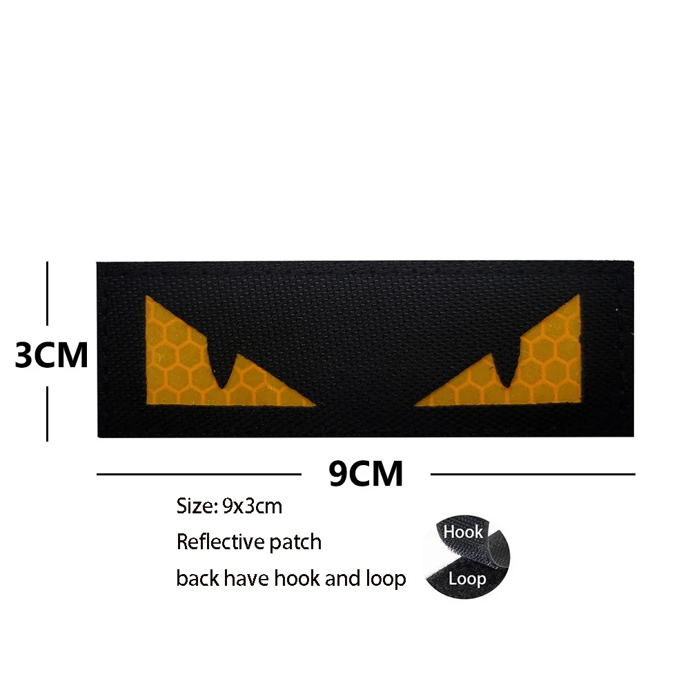 Outdoor Glow-in-the-dark Demon Eyes Badge Cat Eye Morale Tactical Creative Cat Eye Clasp Backpack Hat Outdoor MOLLE Pendant