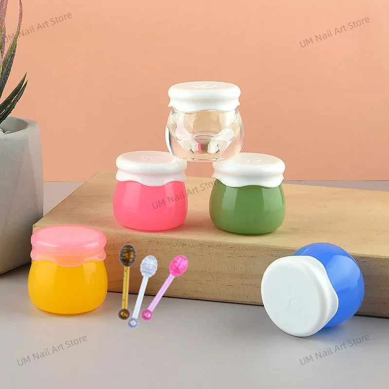 10g Portable Lip Gloss Empty Bottle Cute Honey Plastic Balm Container Jar Shaped Reusable with Small Spoon Refillable Jars