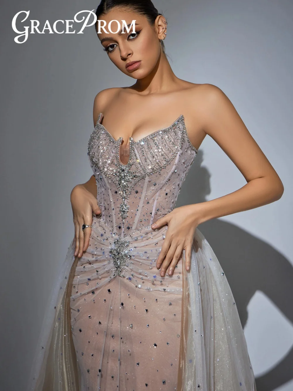 

Charming Sweetheart Evening Dress Elegant Crystal Evening Gown Graceful Beaded A-Line Floor-Length Party Gown Customized