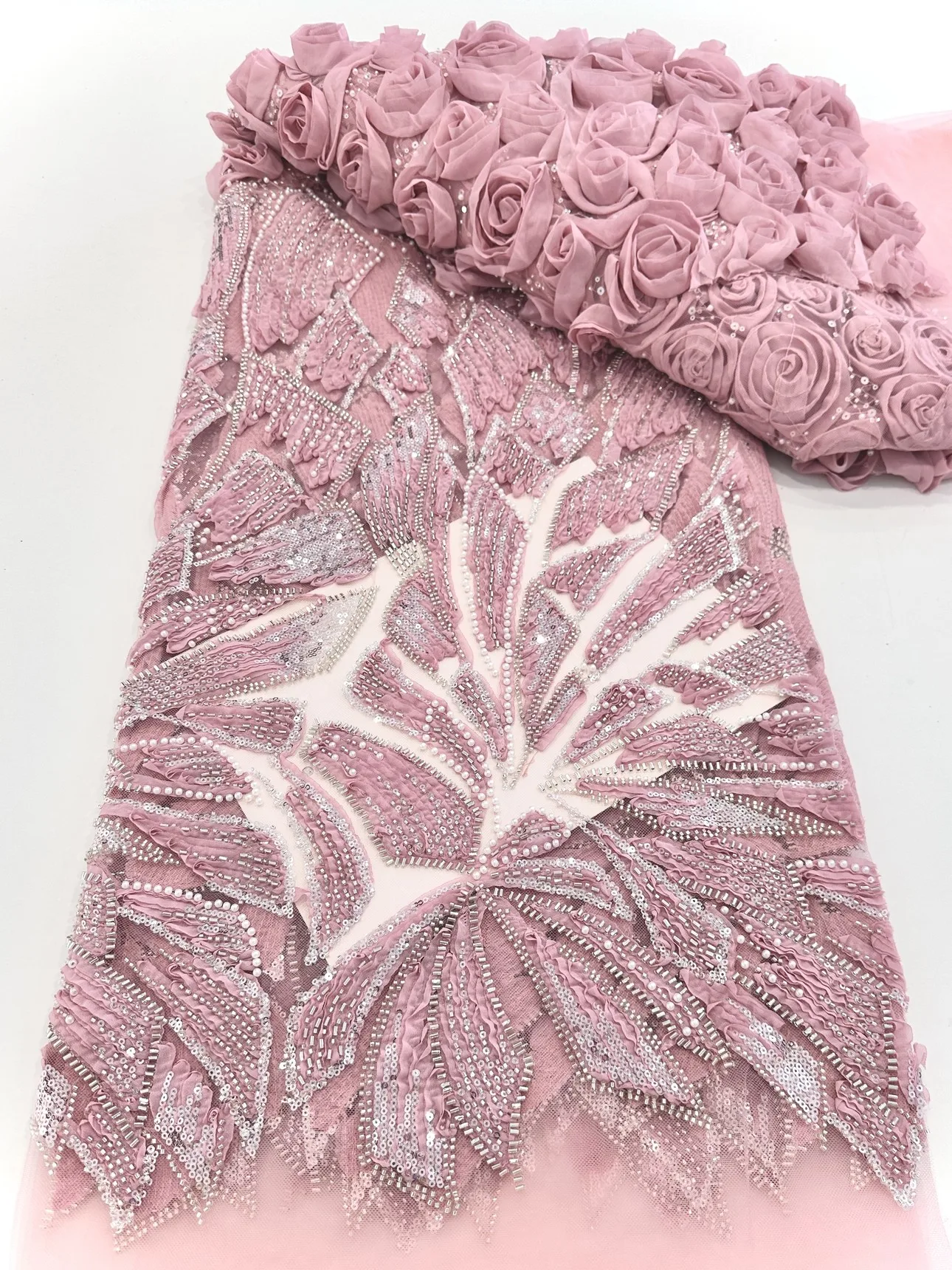 

Новейшая африканская 3D-ткань с цветочным кружевом, роскошная тюлевая ткань с пайетками из Дубая, вышитая бисером нигерийская ткань для шитья 2026 года