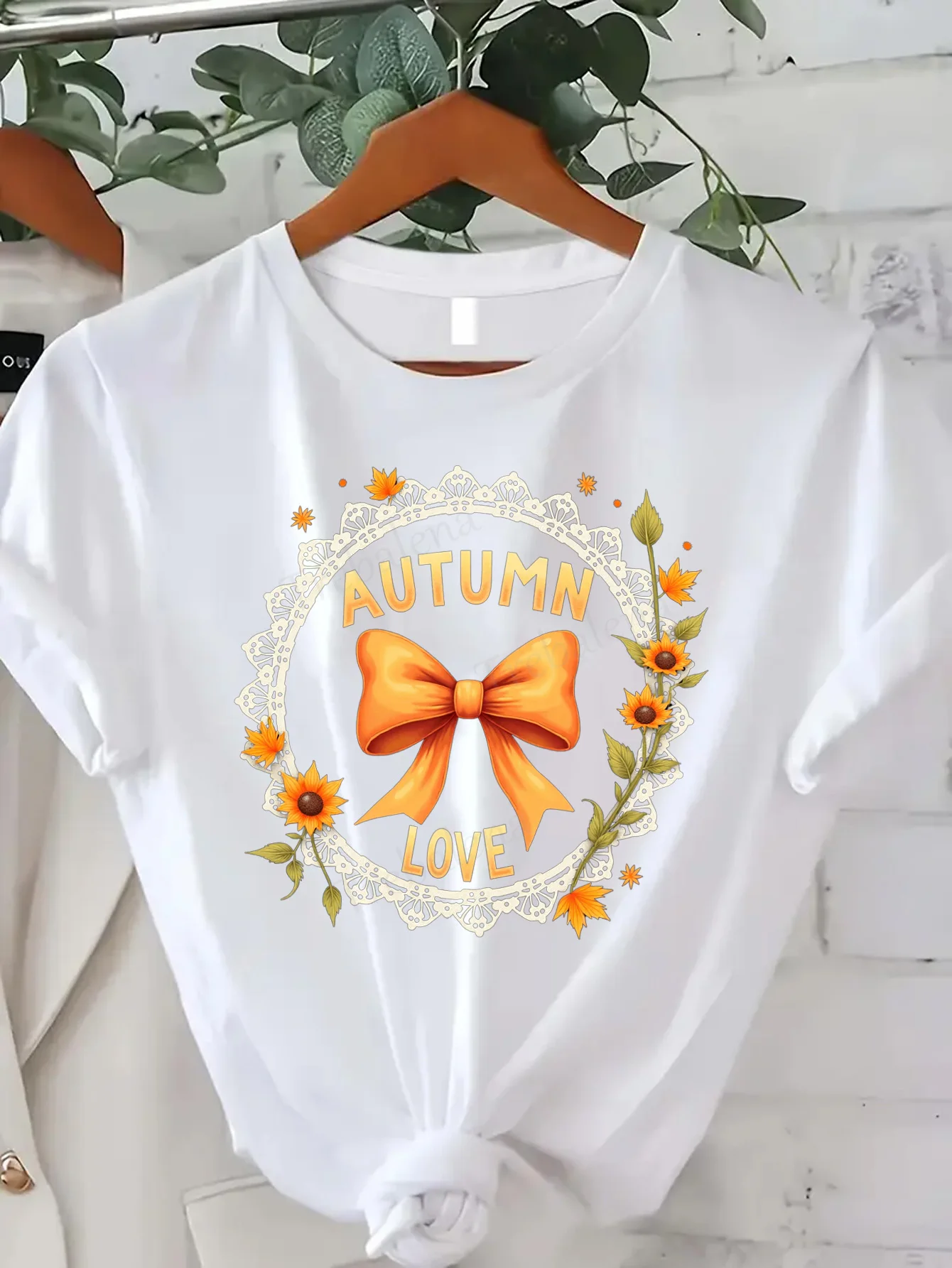 

Comfortable Women's Print T-shirt Autumn Love T-Shirt with Sunflower and Bow Design for Women