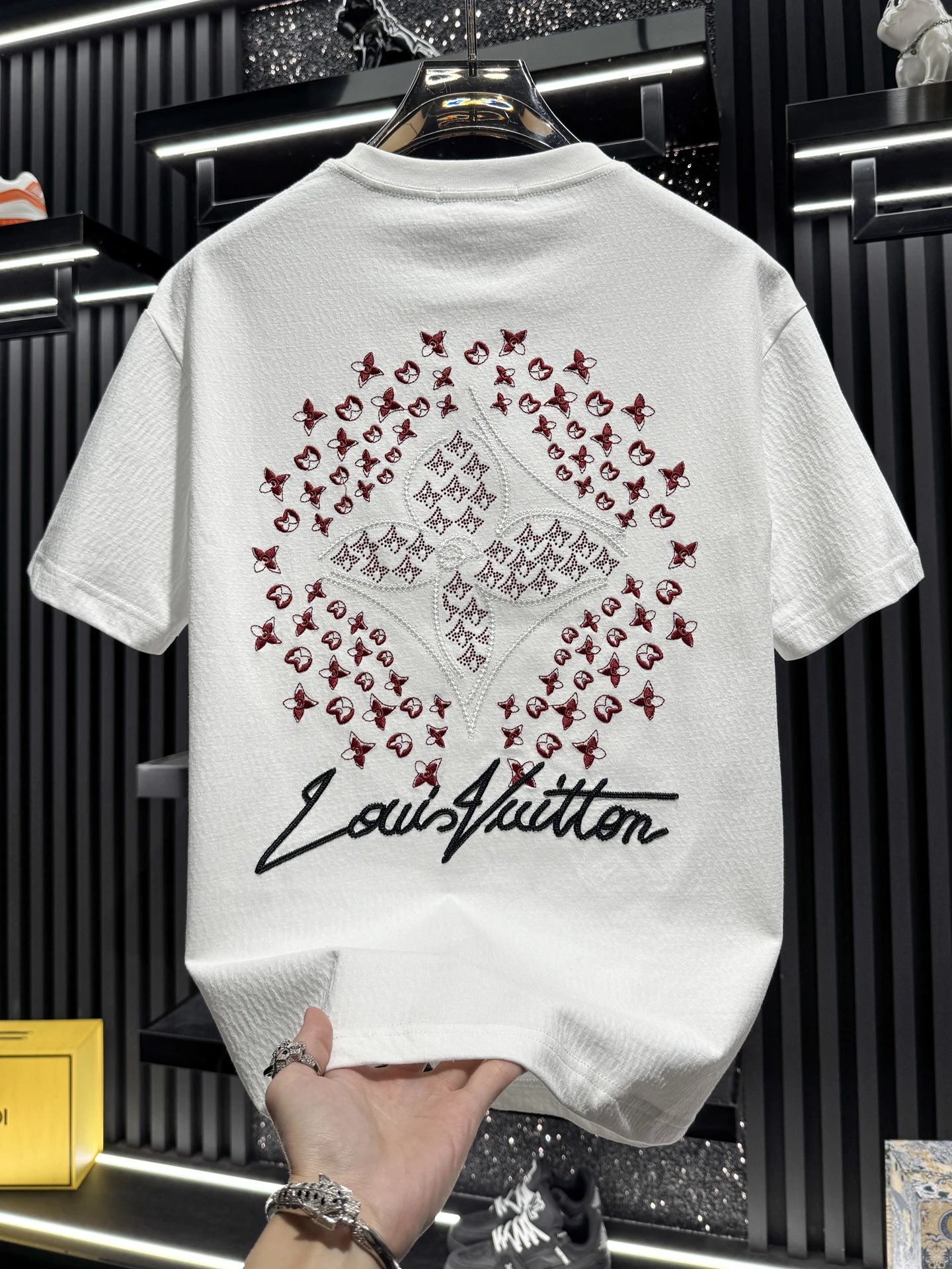 

Мужская футболка с вышивкой и термотрансферным принтом, дышащая, летняя, модная, из смесового хлопка и полиэстера, повседневная