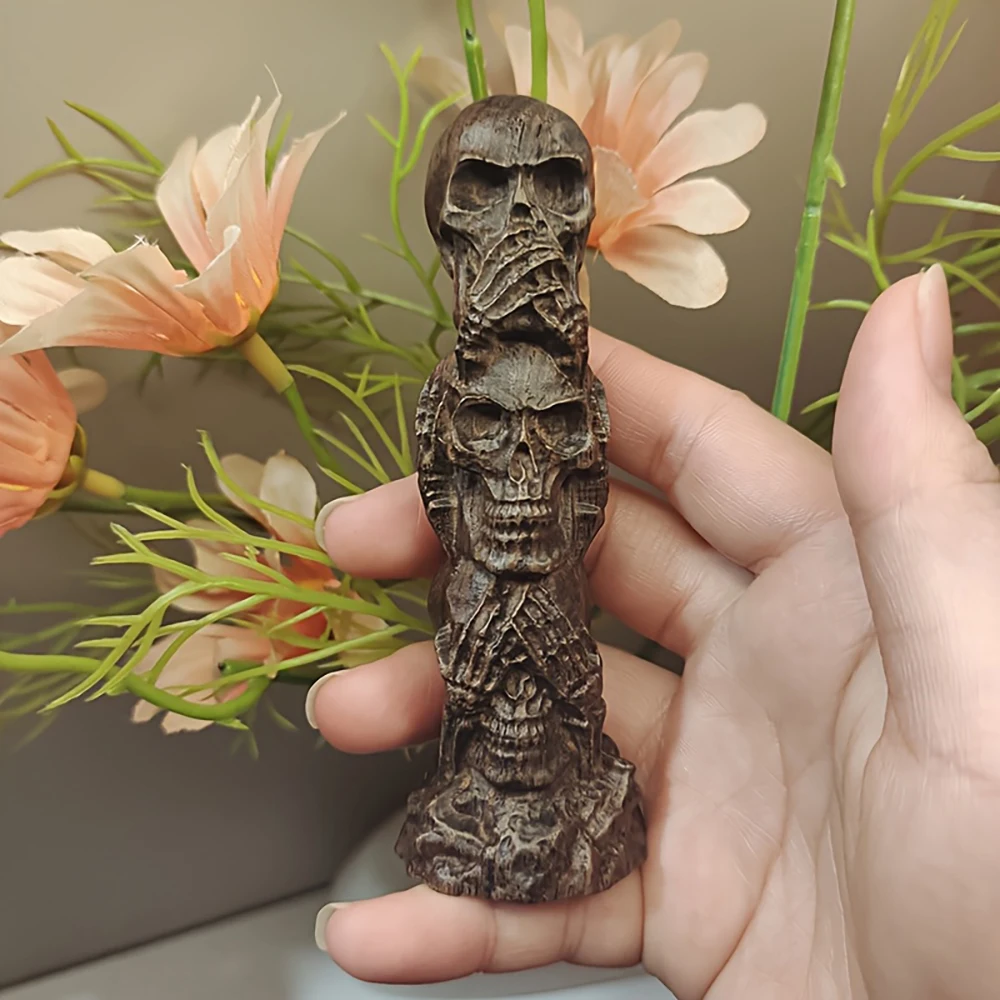 Trois sculptures de crânes en bois, décorations d'Halloween et de Noël, sculpture d'entrée silencieuse, présentoir de bureau 3D empilé, grain de bois naturel, artisanat domestique, décoration artistique de protection pour les fêtes