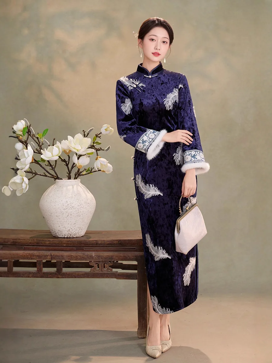 

Новое Qipao 2023, осенне-зимнее элегантное темпераментное длинное бархатное утягивающее платье Qipao в китайском стиле