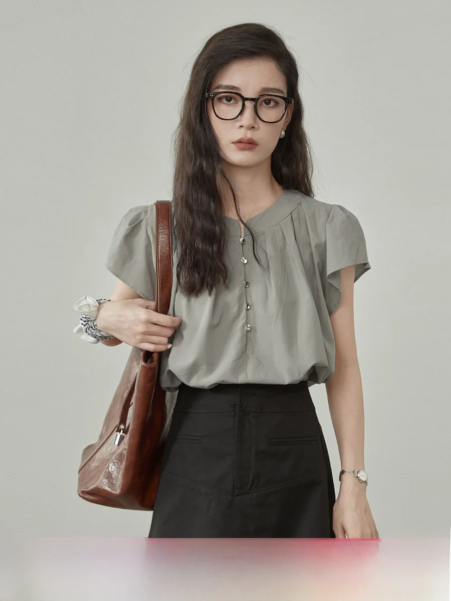 

Summer New Women's round Neck Pleated Short Sleeve Shirt Single Button Doll Shirt Korean Style Versatile Small Flying Sleeve