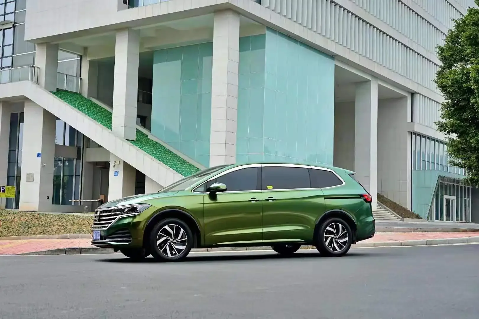 

Chrome door visor side window deflector shade sun rain shield silver trips eaves for Volkswagen Viloran