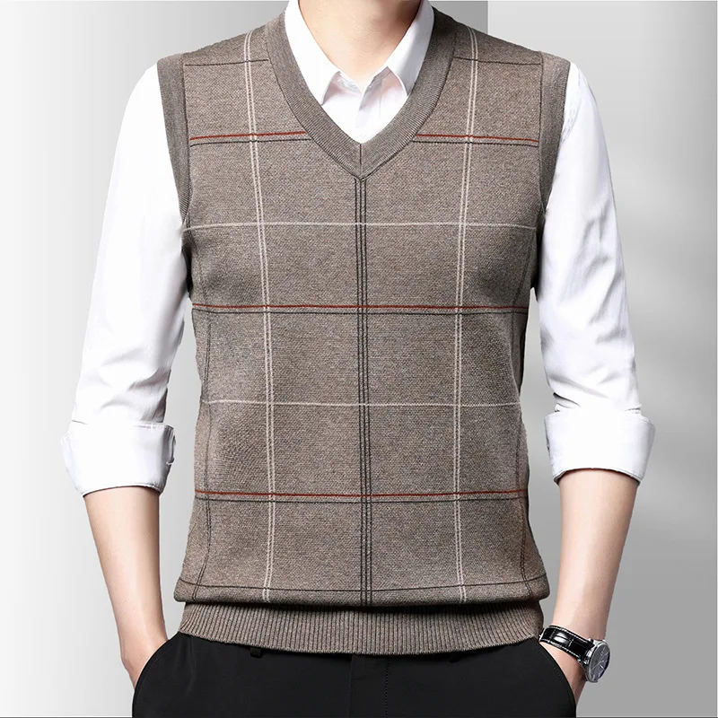 2023 Fall and Winter New Men's Sweater Undershirt Fashion Men V-neck Casual Sleeveless Vest Knitwear