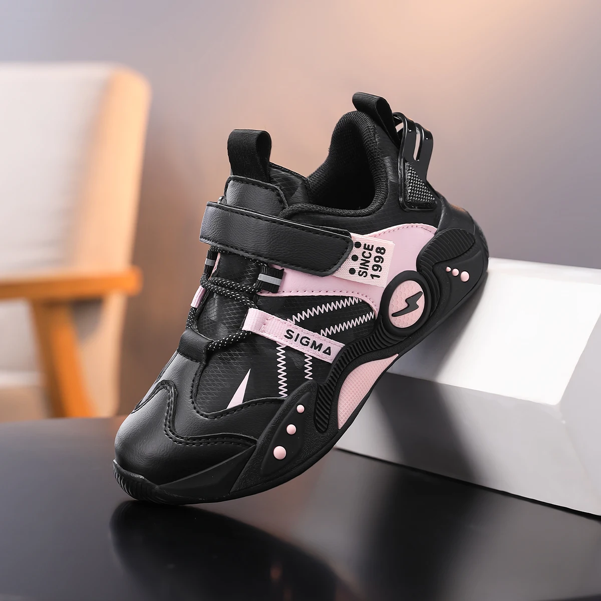 A pair of children's fashion athletic shoes, easy hook-loop, flexible shock absorbing sole campus walking sneakers TL-1588