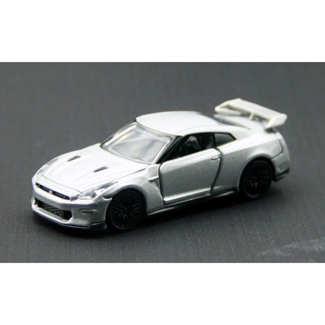 

Модель автомобиля TOMY Simulation Alloy Car Model Tomica, игрушки для мальчиков, флагманская серия, черная коробка, №. 49 Nissan GT-R Coupe 098713