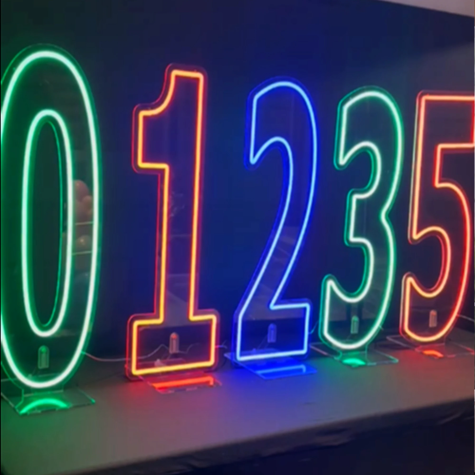 100cm 네온사인 0-9 색상변환 숫자 문자 네온사인 무료 스탠드형 투명 뒷면 장식 파티용