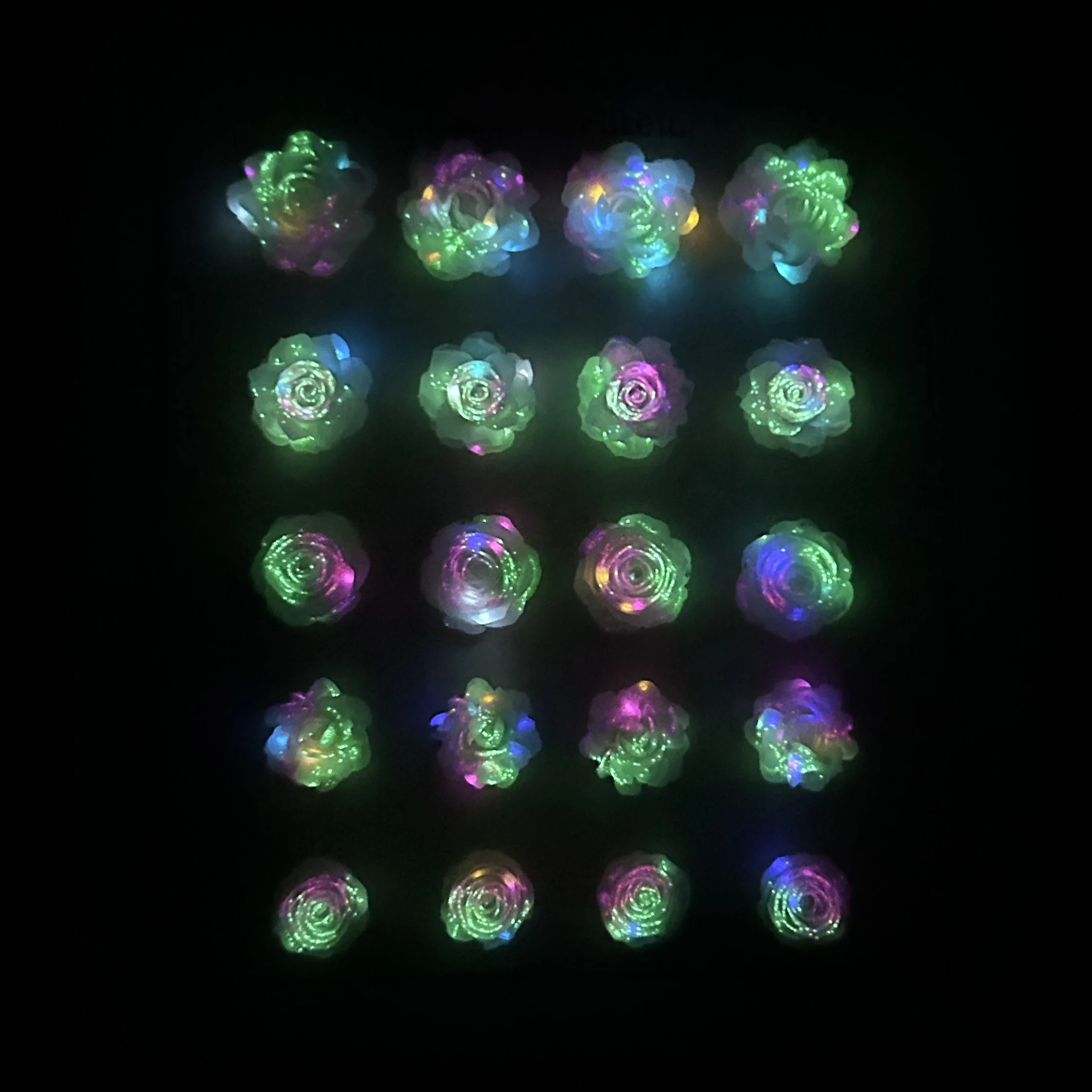 30개 다양한 스타일의 창의적인 야광 꽃 시리즈 네일 참, 시뮬레이션된 달콤한 컬러풀 나비 장미 네일 아트 장식 DIY