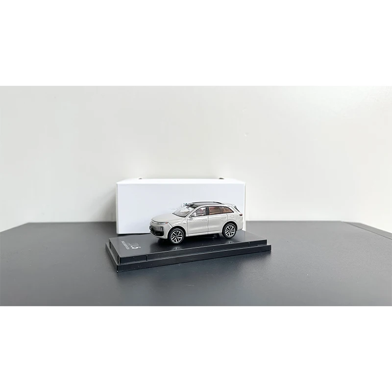 L6 L7 L9 ONE modelo de carro 1:64 Original genuíno novo modo de carro de liga de simulação de energia