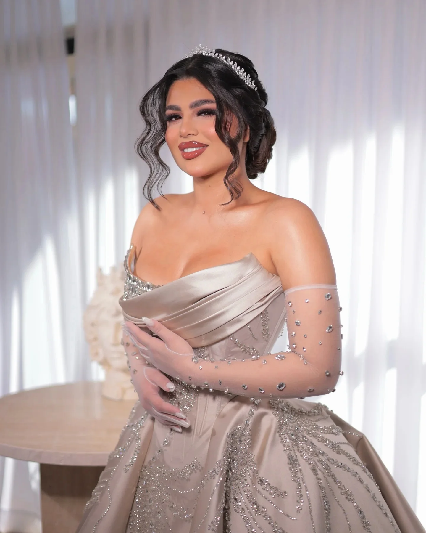 Precioso vestido de novia sin tirantes, vestido de novia de lujo con apliques de cuentas, vestidos de novia árabes con lentejuelas de cristal, vestido de novia