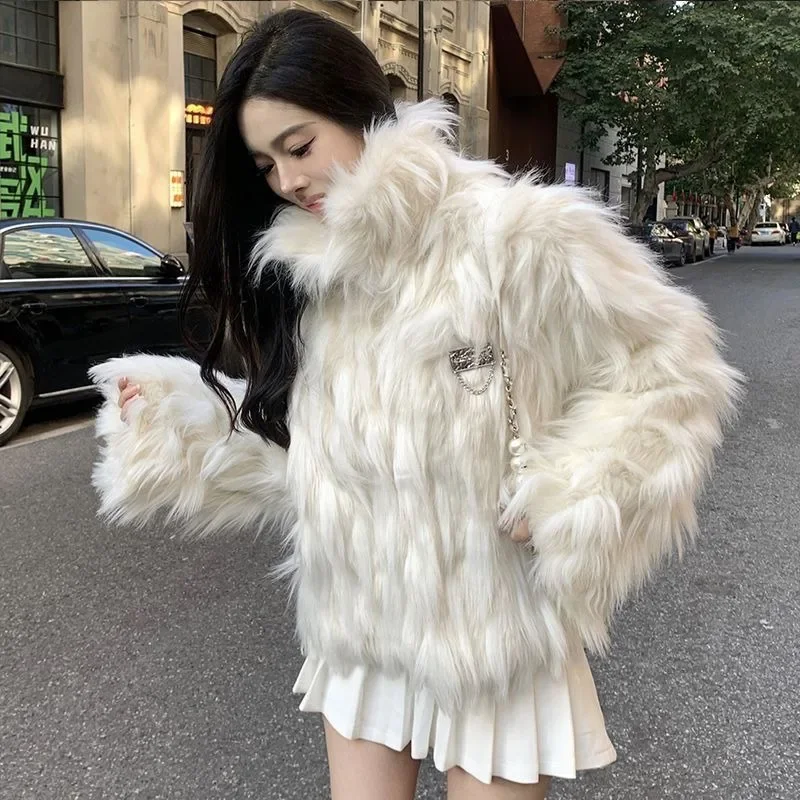 Women's Winter Eco-friendly Turn-down Collar Fur Thickened Coat New Sense of Design Fox Hair Fashion Short Coat Slim Fur Coat