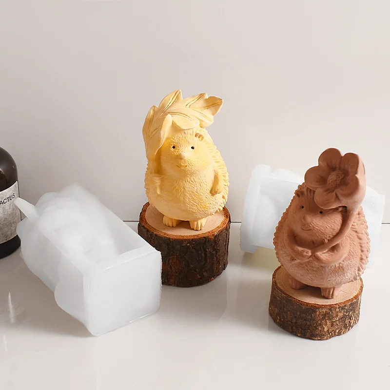 

DIY Cute Hedgehog Holding Grass Candle Silicone Mold for Gypsum Plaster Resin Home Garden Yard Soap Making Tool