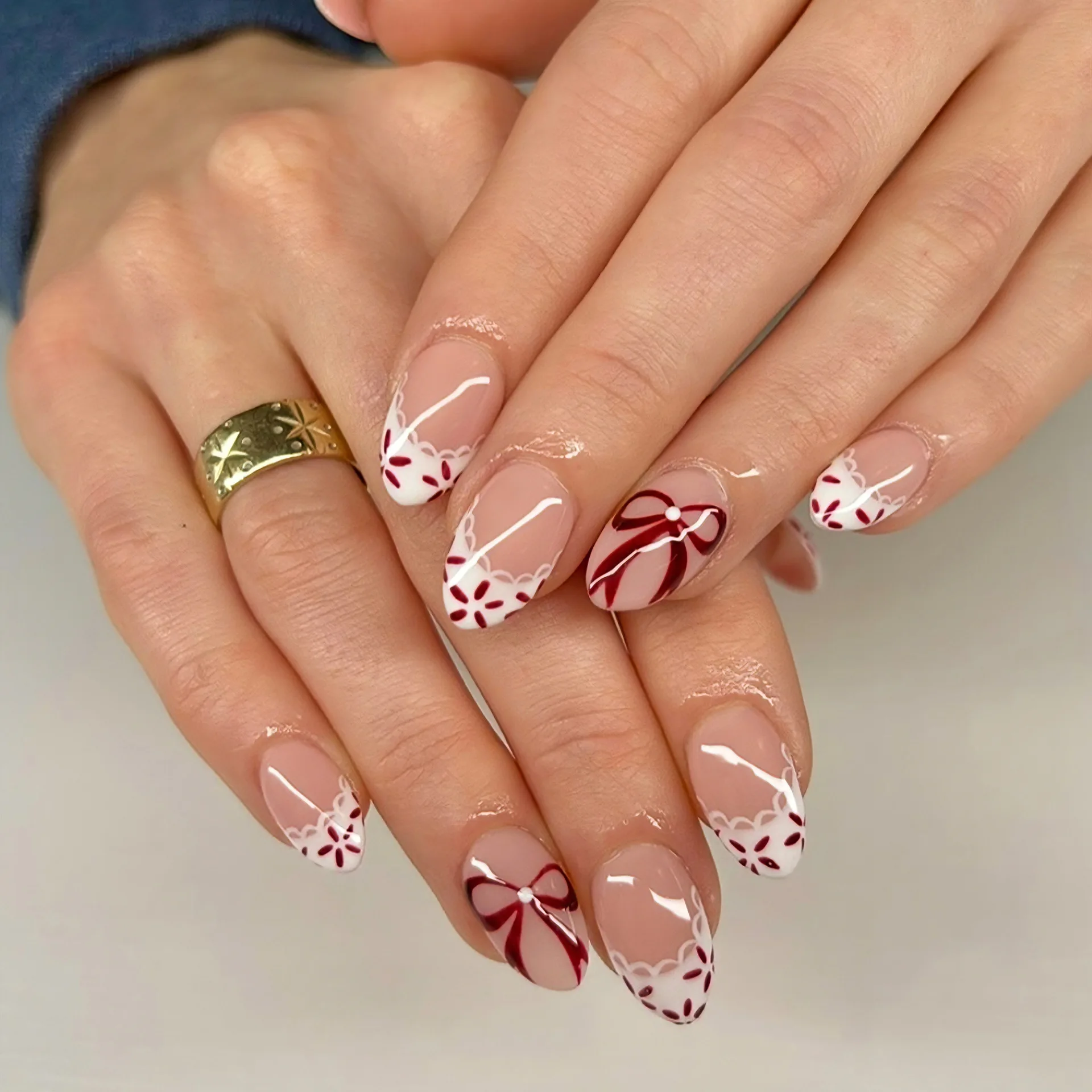 

30PCS Almond Shape with Bow Fake Nails Simple White Floral Painted French Design Press on Nails Sweet Gentle Removable Manicure