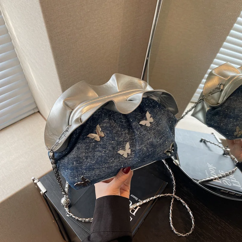 Tas Selempang Wanita Model Quilted Cloud 2025 dengan Tali Rantai, Kantong Mini Crossbody dengan Kancing Magnet untuk Penggunaan Sehari-hari dan Kencan di Kota ​