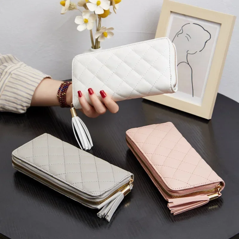 New Fashion Long Embroidered Diamond Grid Wallet with Simple and High-quality Design