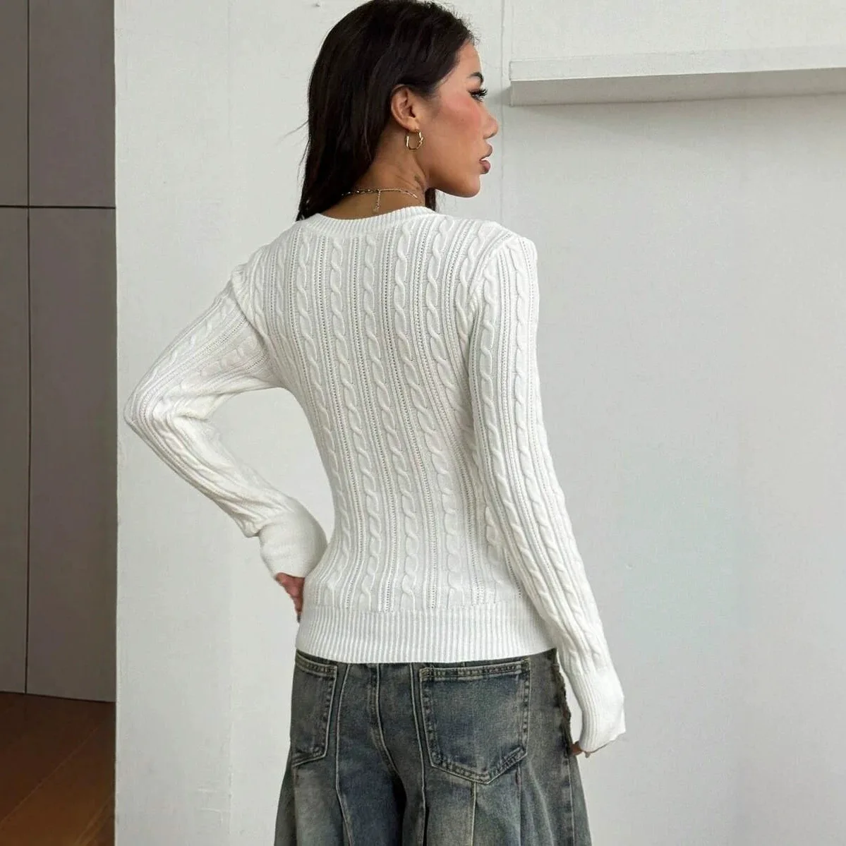 2025 New Women V Neck Cable Knit Sweater Slim Fit Long Sleeve Pullover Jumper Trendy Hot Girl Style Knit Top for Autumn Winter