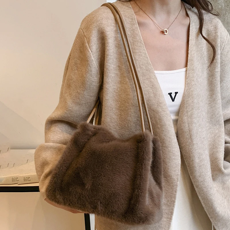 

Plush Shoulder Bag Large Capacity Tote Bag Women Autumn Winter Casual Fluffy Handbag Underarm Bag