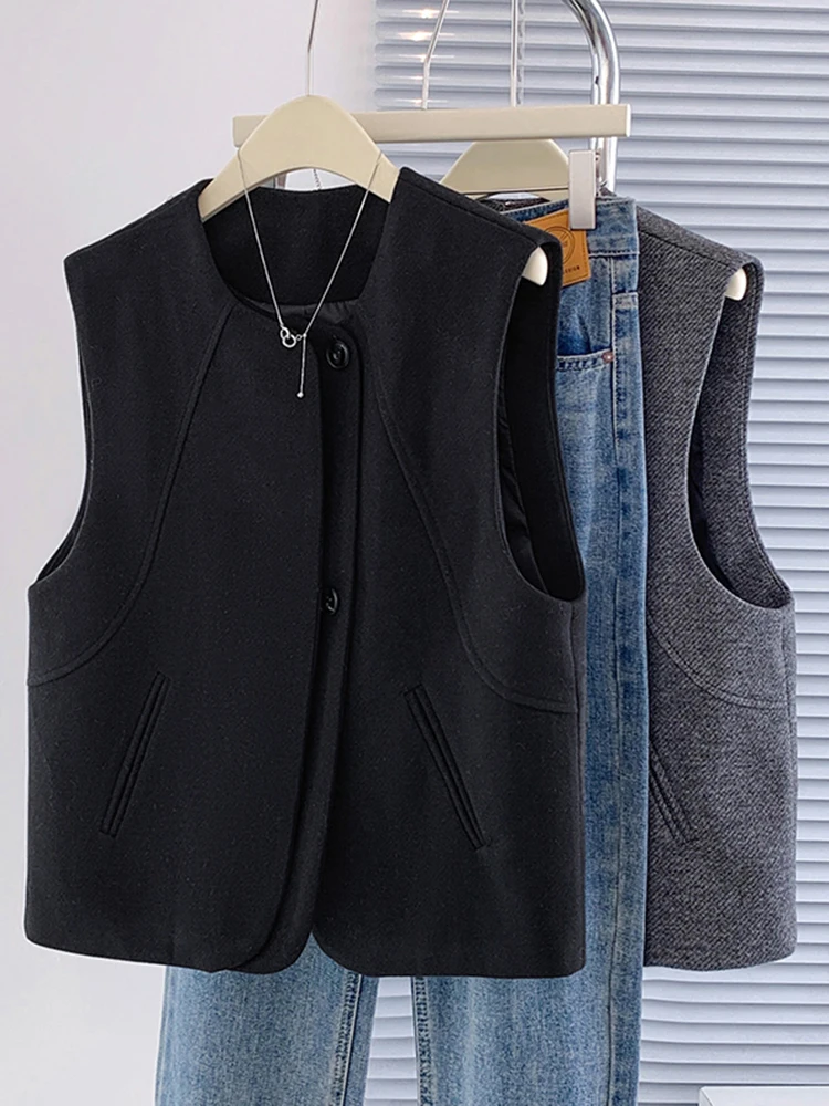 

Winter Korean Round Neck Versatile Layered Women's Camisole Top New Fashionable Women Solid Color Sleeveless Woolen Vest