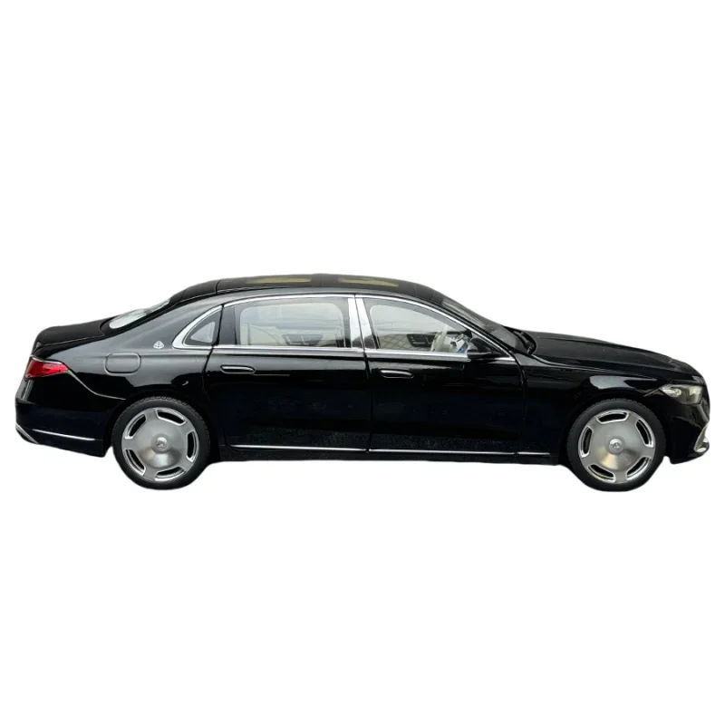 1:18 Mercedes-Benz Maybach S680 W223 alloy model 2021, children\'s collection of decorative toys, holiday gifts for children.