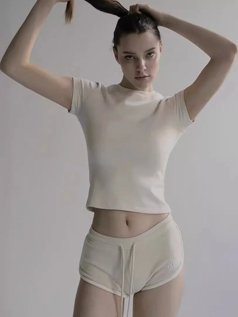 

Американский стиль, модный женский топ, цветной, круглый вырез, облегающий, с вышивкой, простой дизайн, креативный, из хлопка, летний...