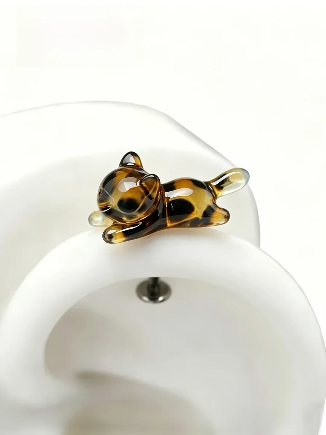 brincos-de-titanio-shinma-em-formato-de-orelha-de-gato-com-estampa-de-leopardo-laranja-meio-transparentes-joia-de-moda-para