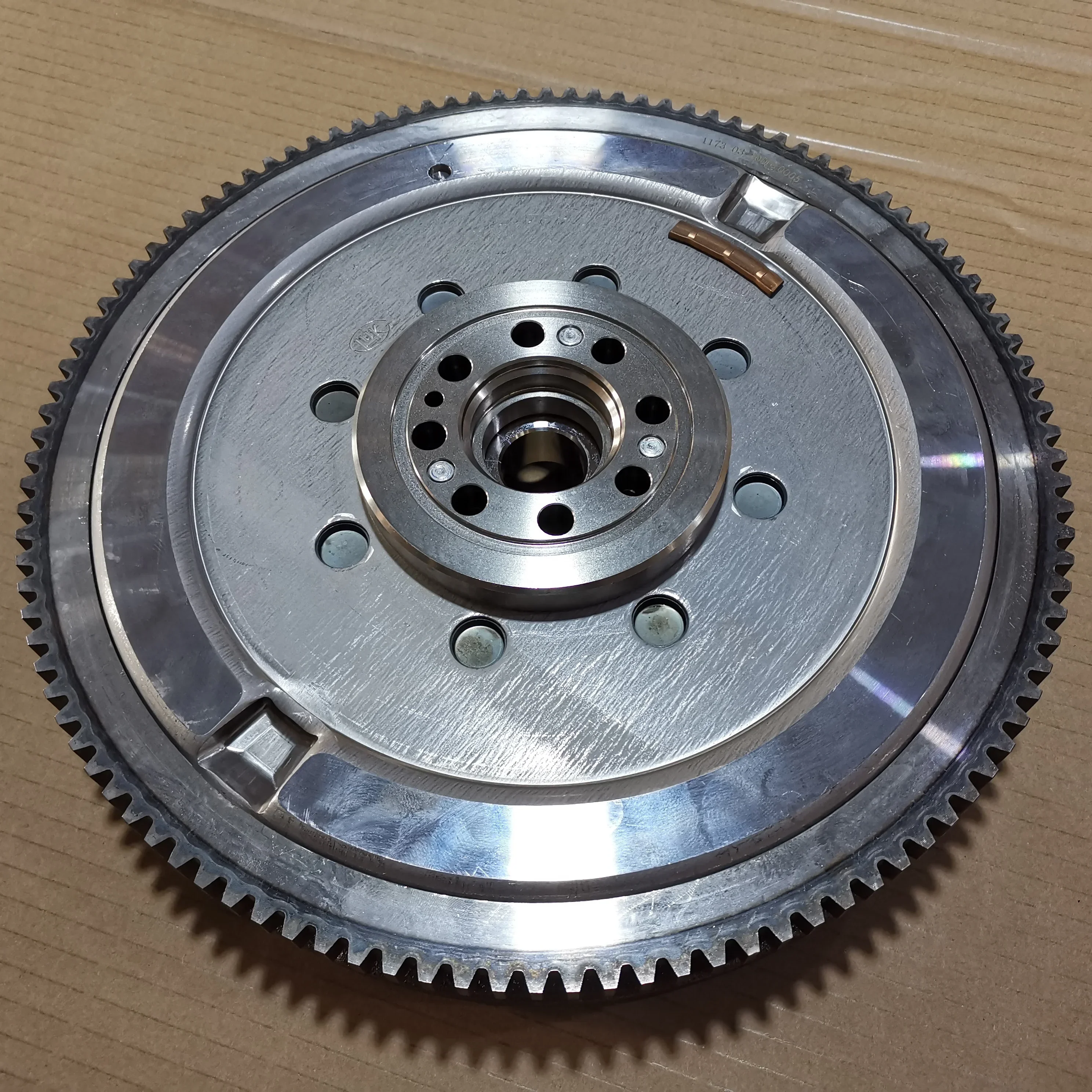 

SAIC MAXUS T60 High Quality Dual Mass Flywheel C00061608 4150933100