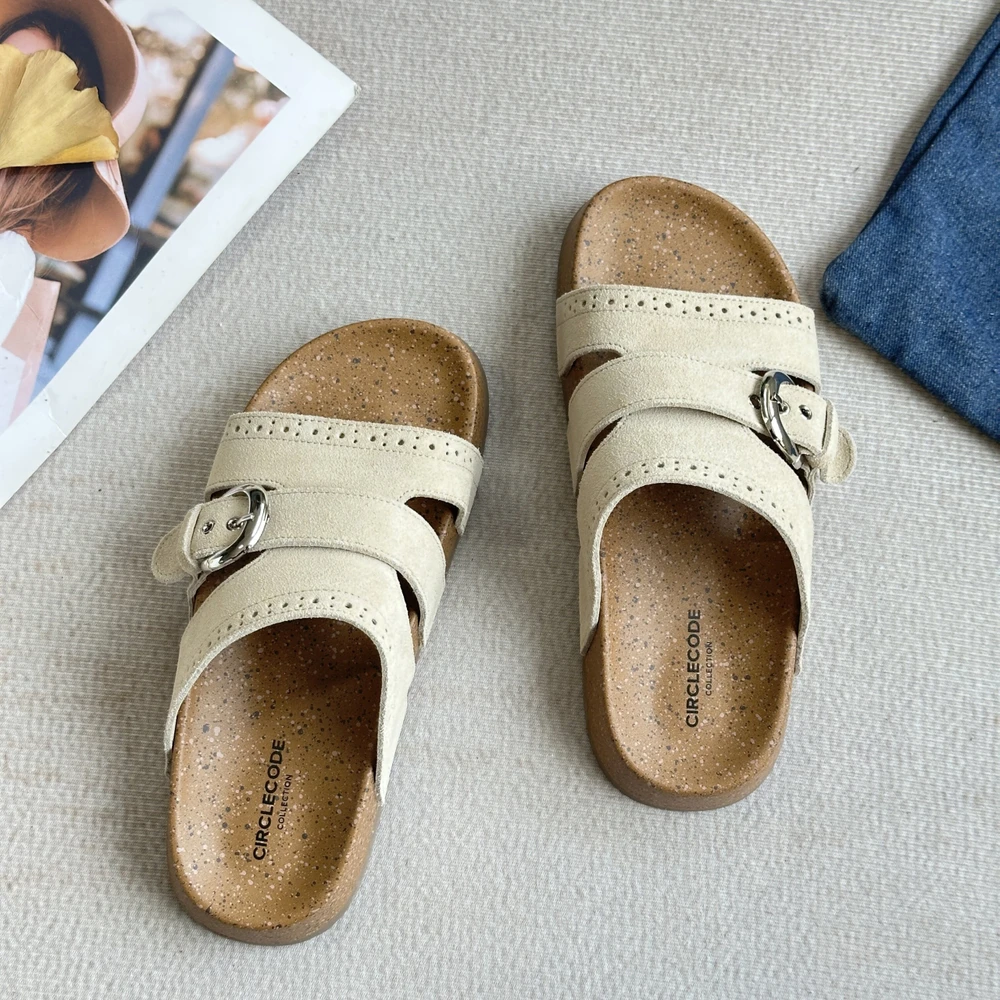 2026 Neue Damen-Sandalen mit Korkfußbett, Wildleder, verstellbarer Schnalle, Plateau-Sandalen, lässige, rutschfeste, flache Outdoor-Strandpantoffeln